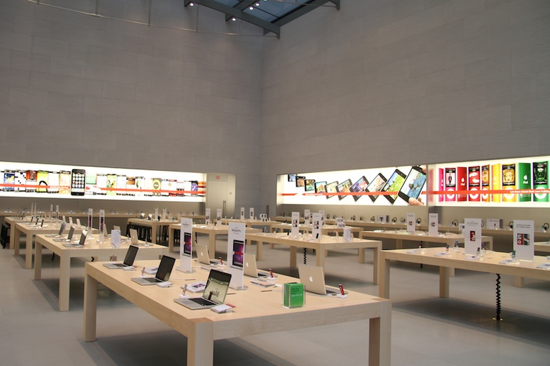Illustration for article titled Apple Store Gallery